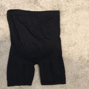 Maternity biker shorts